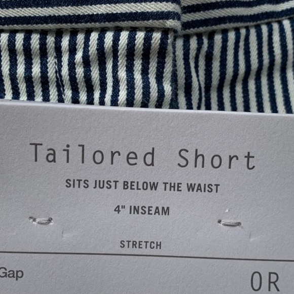GAP Tailored Short Stripped - Picture 4 of 4